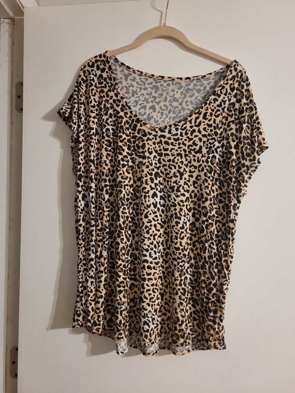 Maurices Leopard Print V-Neck Short Sleeve Top - Tan & Black